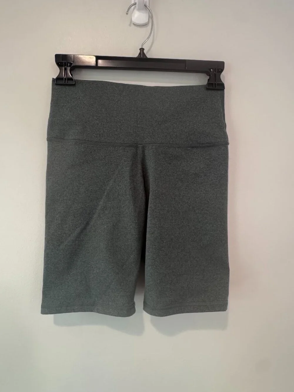 Aerie Chill Play Move Biker Shorts – Grey – Women’s M 🩶🔥